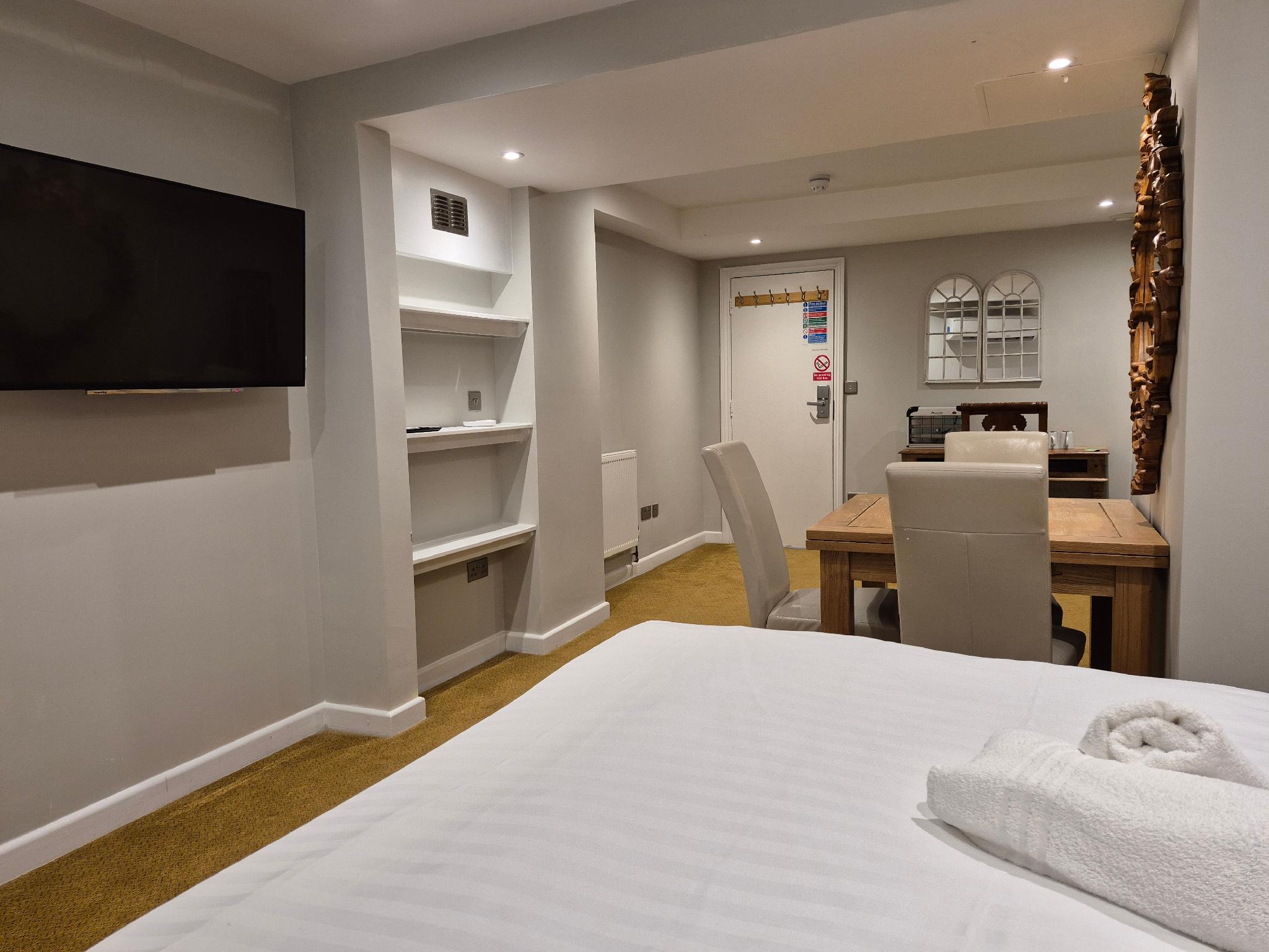 Basement, Double Bed, No Window