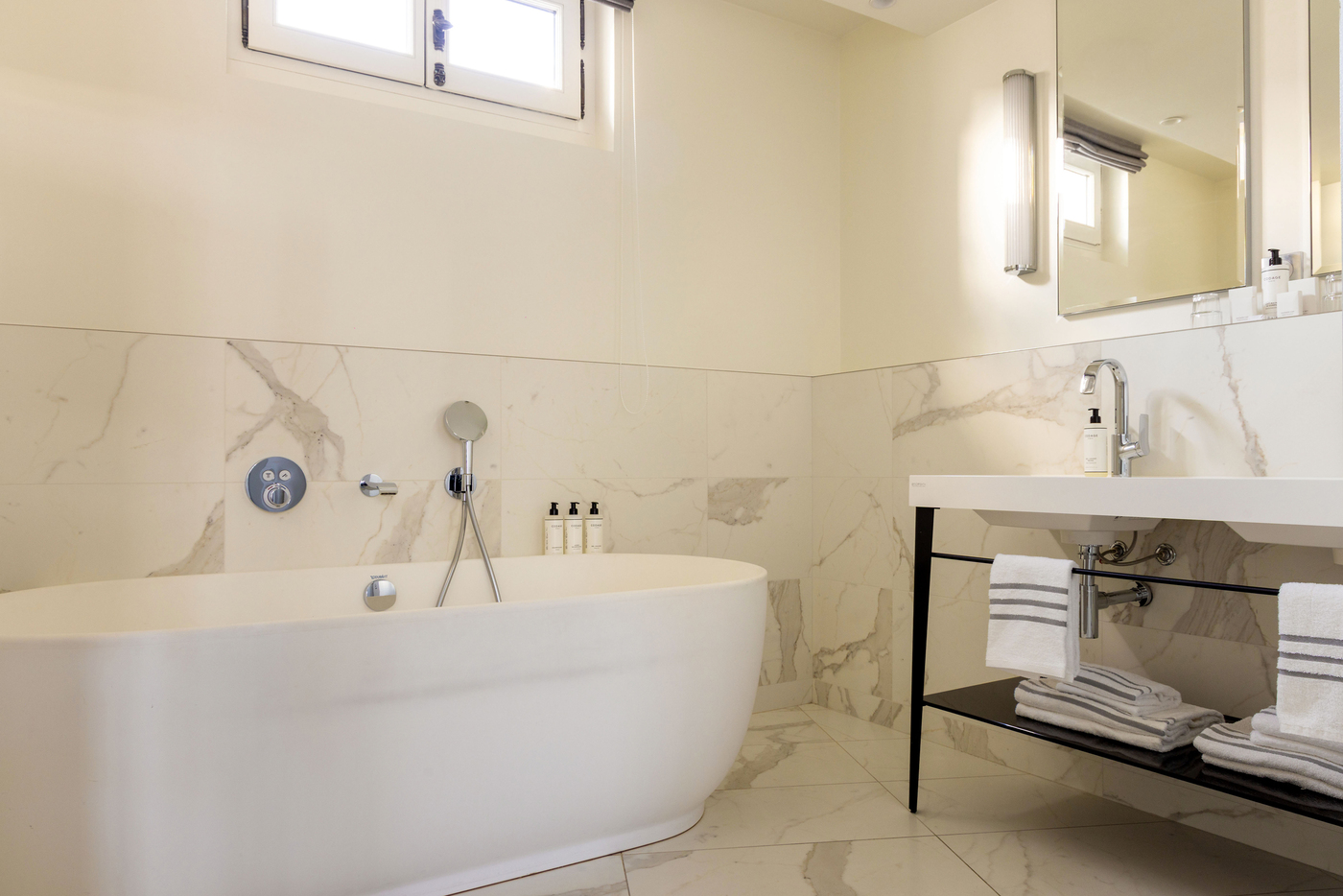 جناح جونيور كلاسيكي، Normandy Hotel Paris - Saint-Honore 5/7