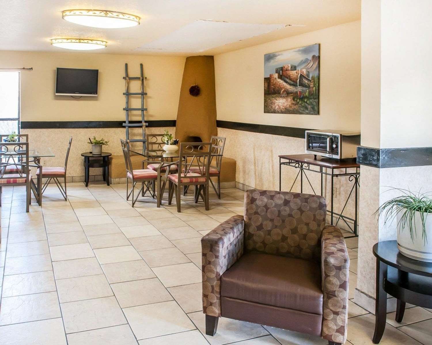 Rodeway Inn Espanola 19/23