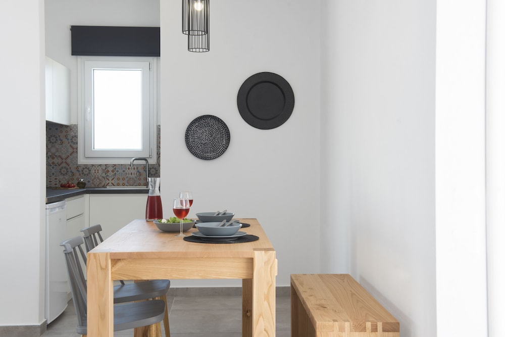 Valery Suites 43/54