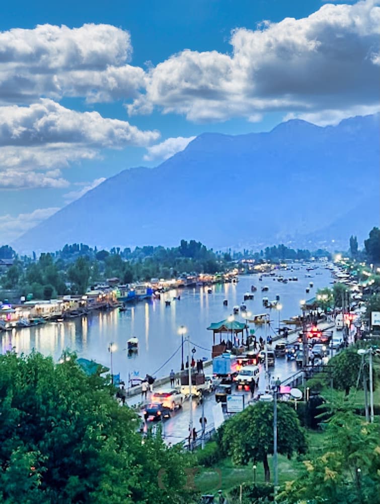 The Vintage Srinagar At Dal Lake 19/22