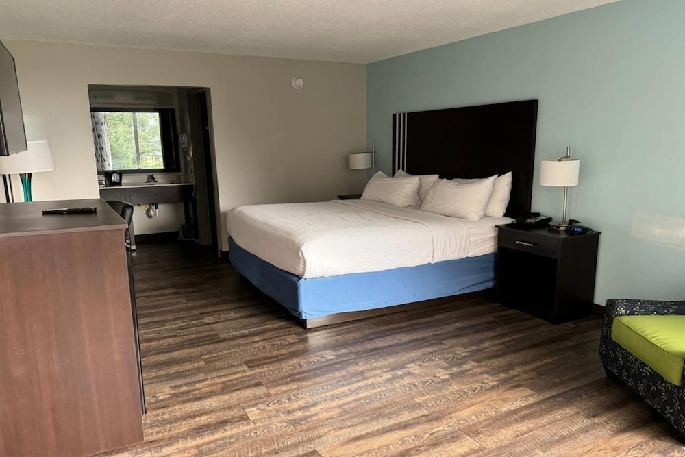 Days Inn by Wyndham Goldsboro 10/53