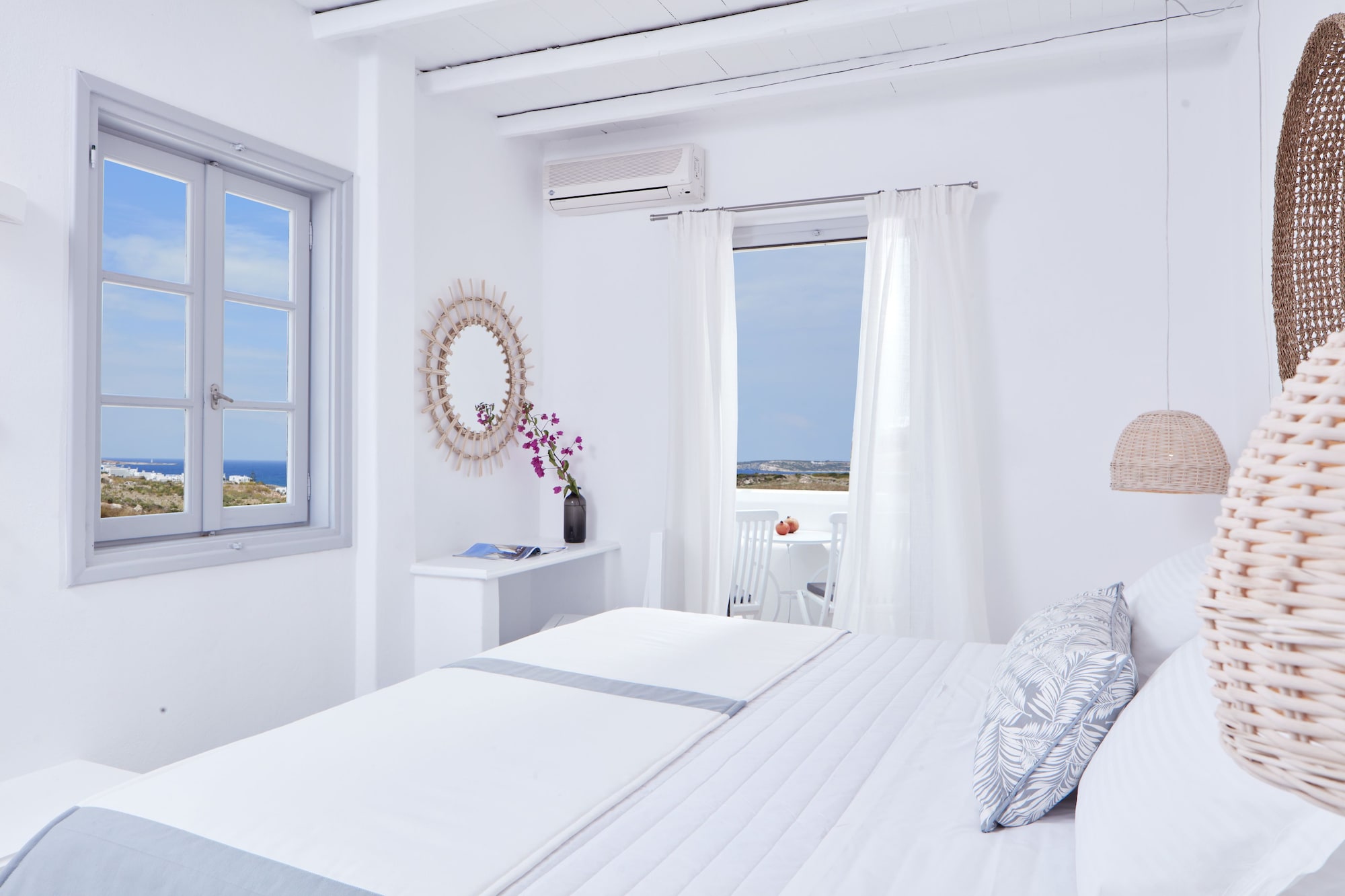 Deluxe, Queen Bed, Sea View