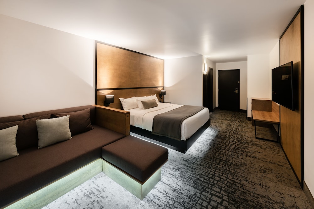 COMFORT, KING BED, SOFA