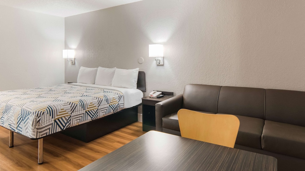 Motel6 Addison, TX - Dallas 22/56