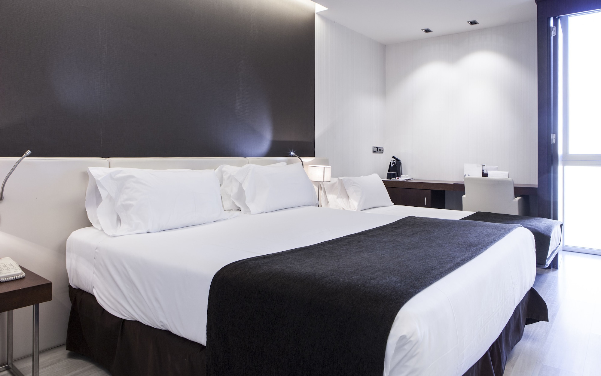 ROOM, TRIPLE