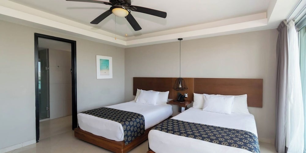 STANDARD, 2 DOUBLE BEDS