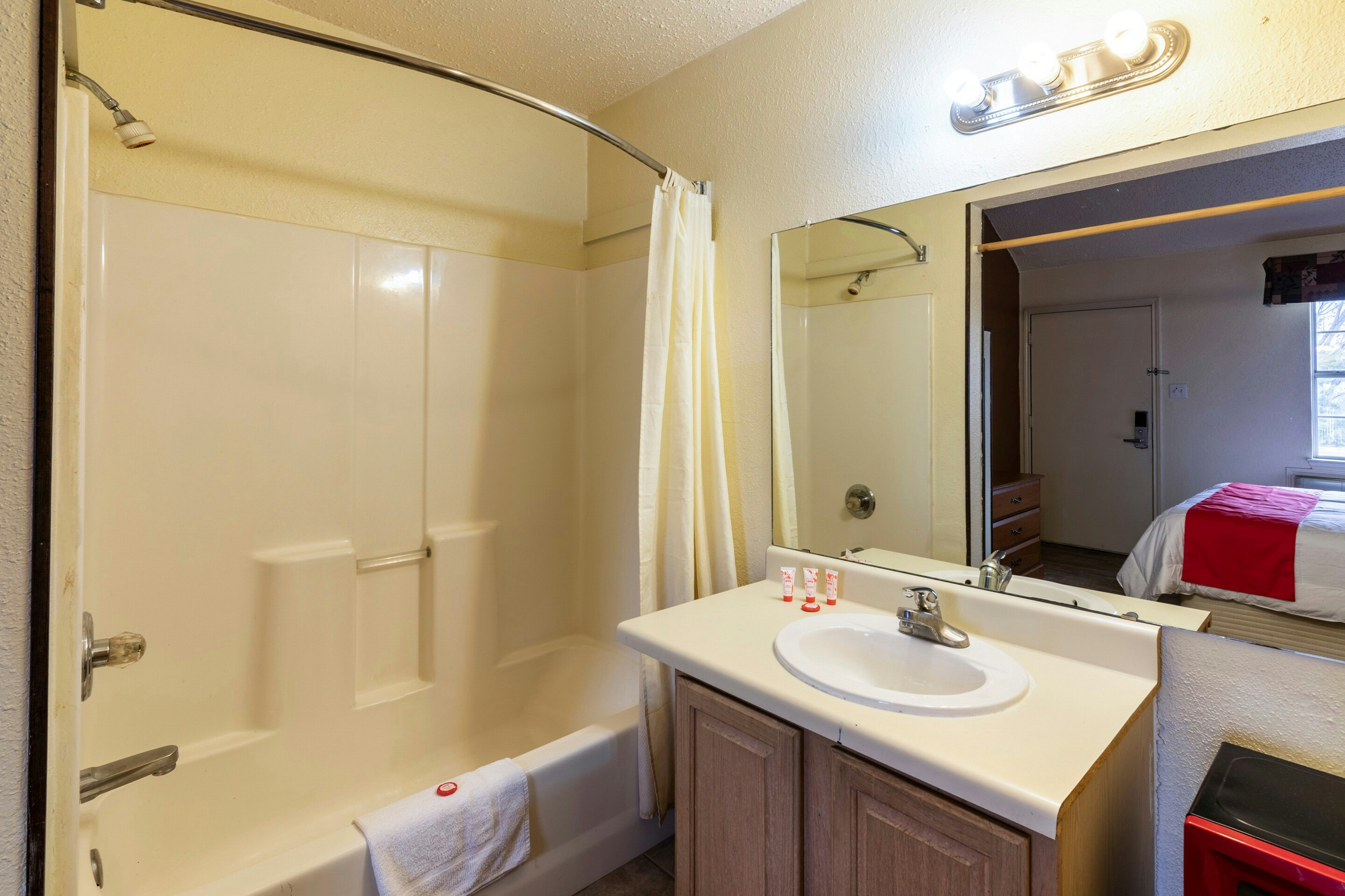 OYO Hotel Decatur TX Hwy 287 Northwest 30/32