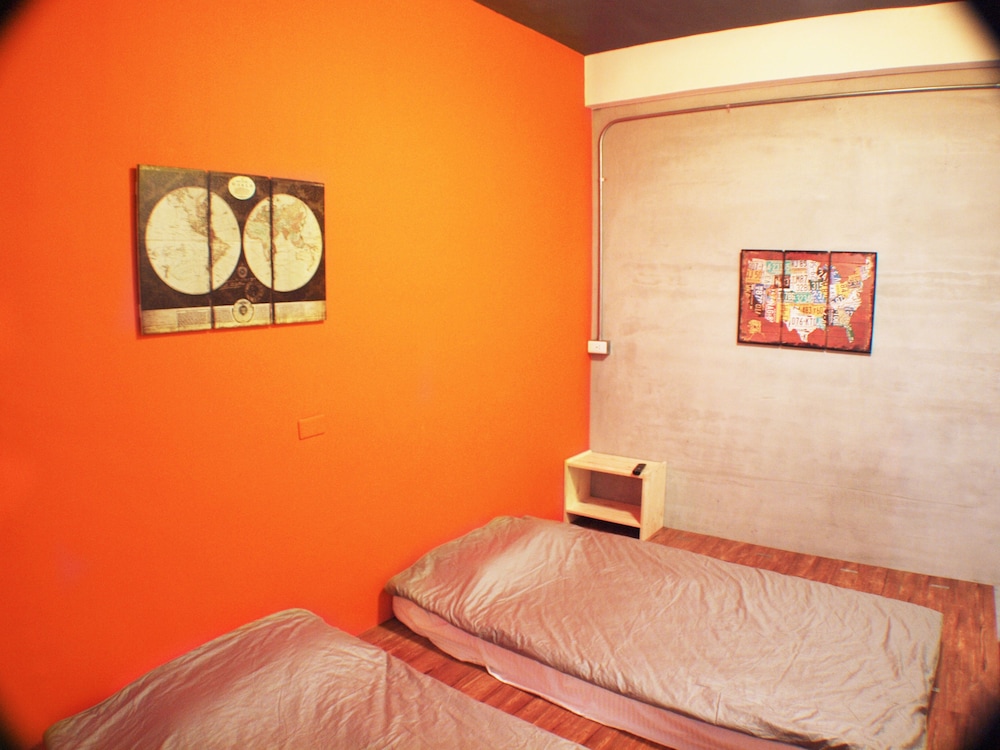 ROOM, DOUBLE BED