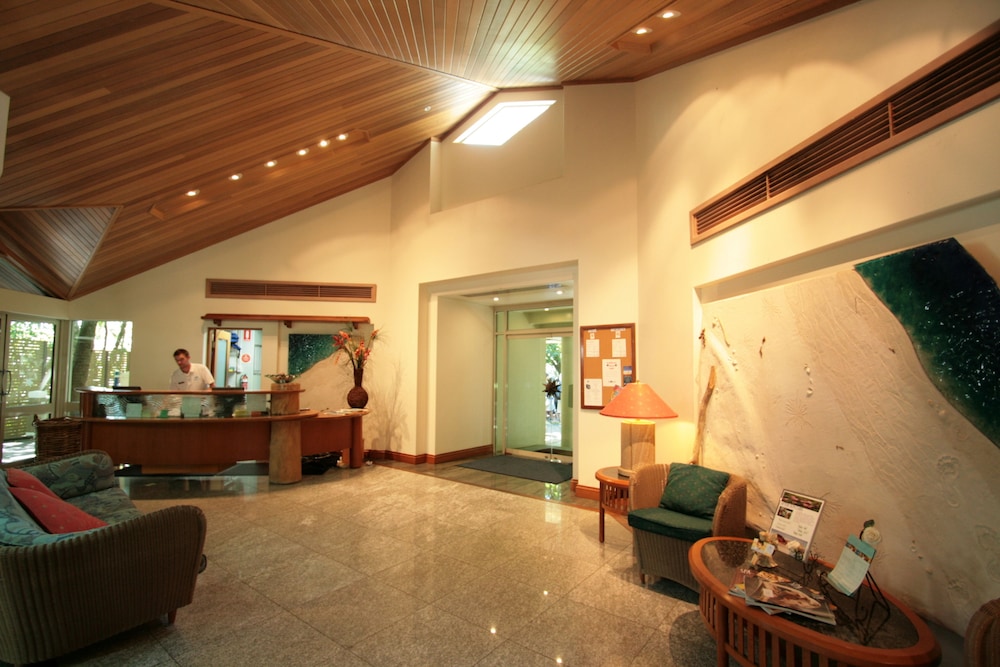 GREEN ISLAND RESORT 10/28