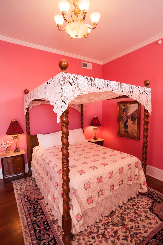 Hassinger Daniels Mansion Bed and Breakfast 11/50
