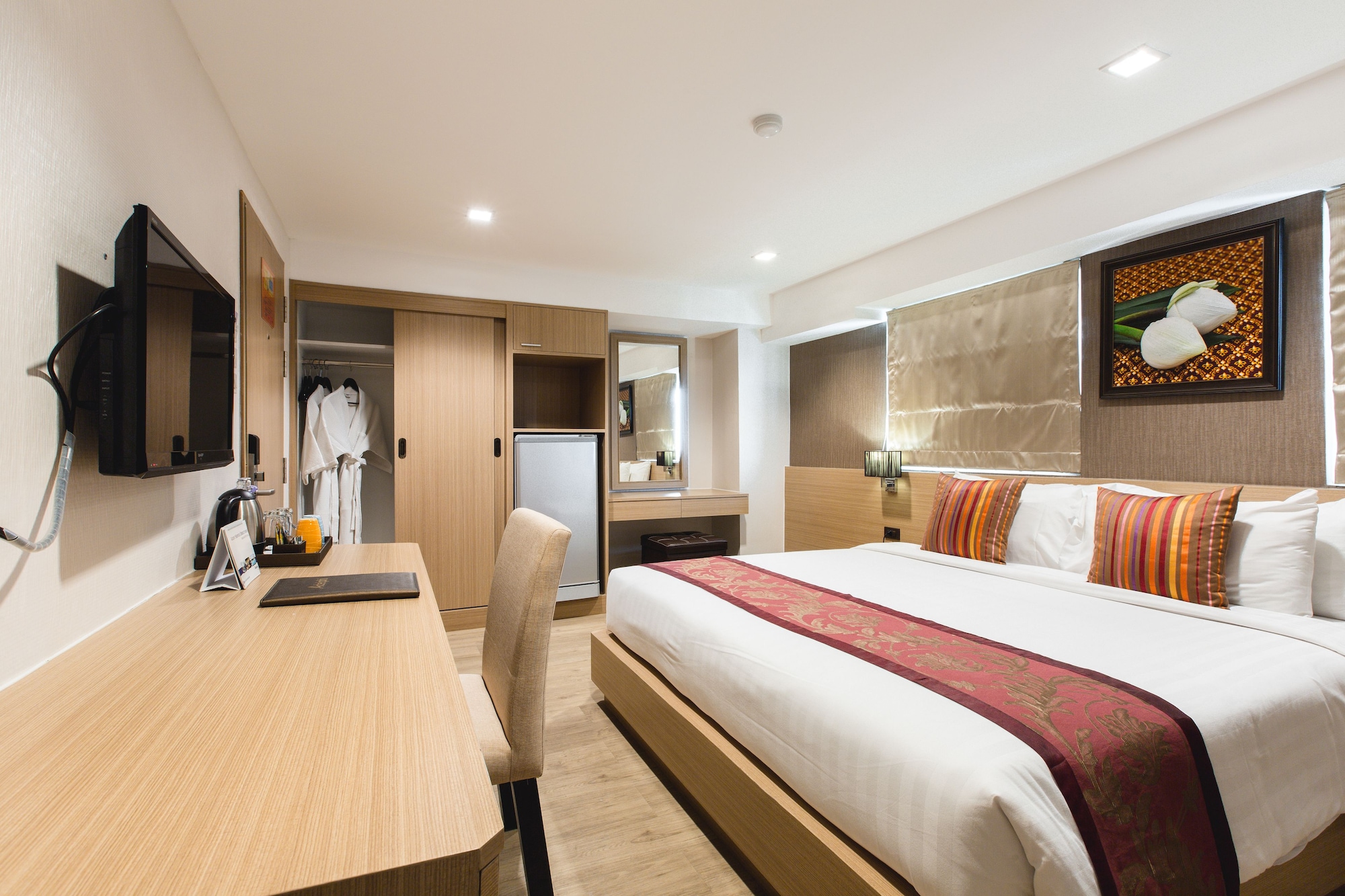 DELUXE, DOUBLE BED