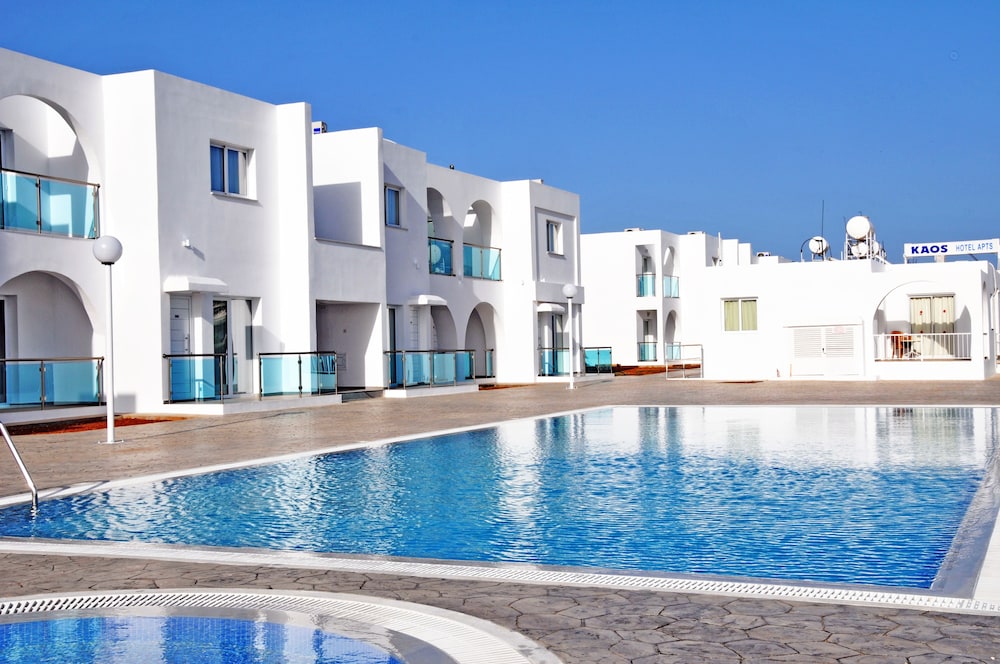 Kaos Hotel Apartments 38/41