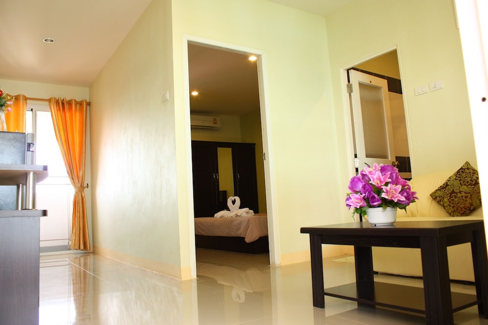 Santipran Place 40/55