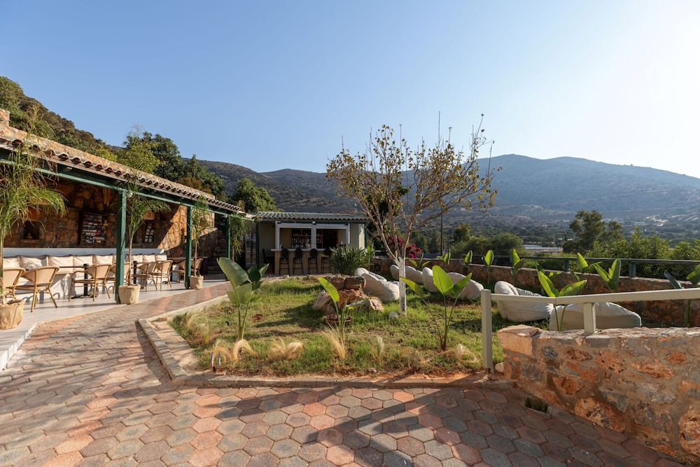 SUNNY HILL Adults only16+ by Estia 4/59