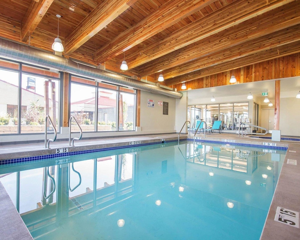 Comfort Inn & Suites Campbell River, BC 24/46