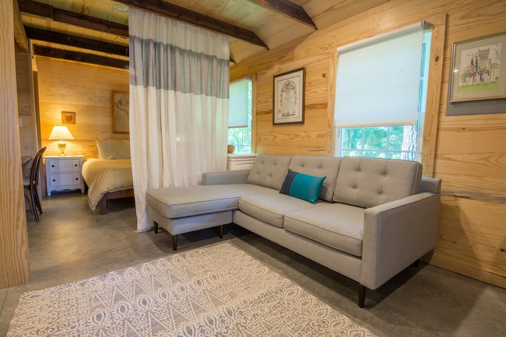 The Dailey Renewal Retreat Bed Breakfast 37/47
