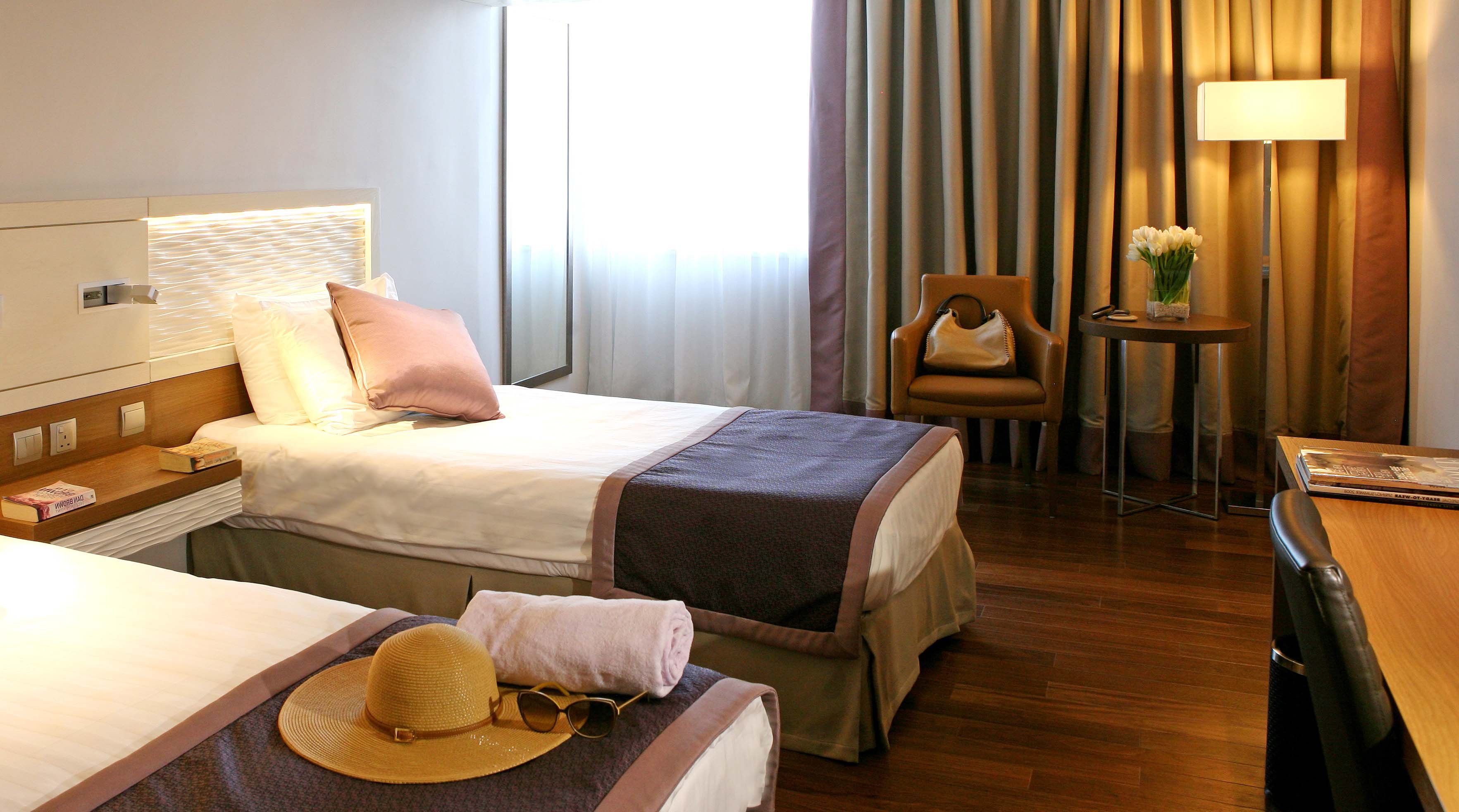 Crowne Plaza Limassol 13/75