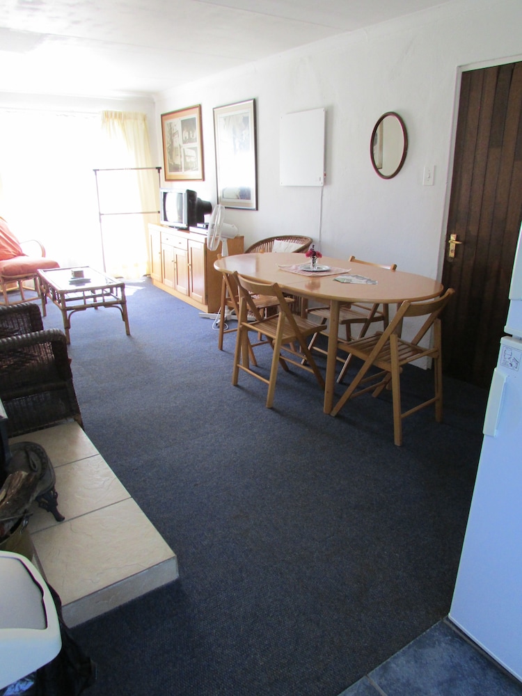 Absolute Leisure Cottages 20/41