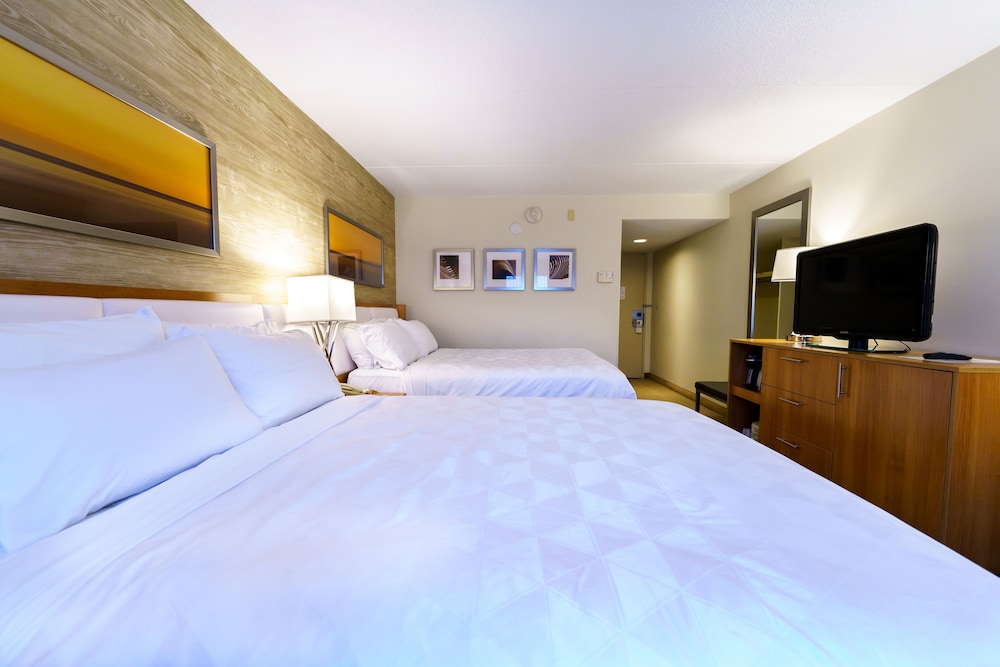 Room, Single, 2 Queen Beds, Pet Friendly