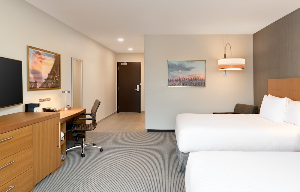 Hyatt Place Pasadena 56/66