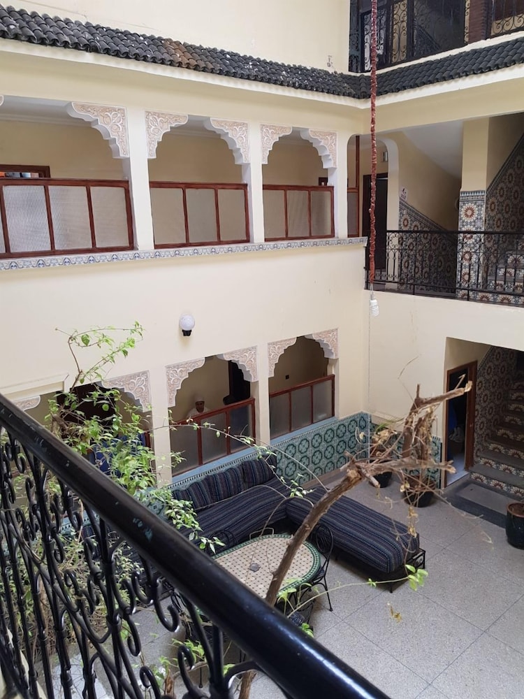 HOTEL ALI 46/72