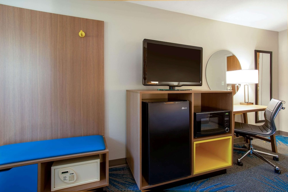 Days Inn by Wyndham Marquette 52/62