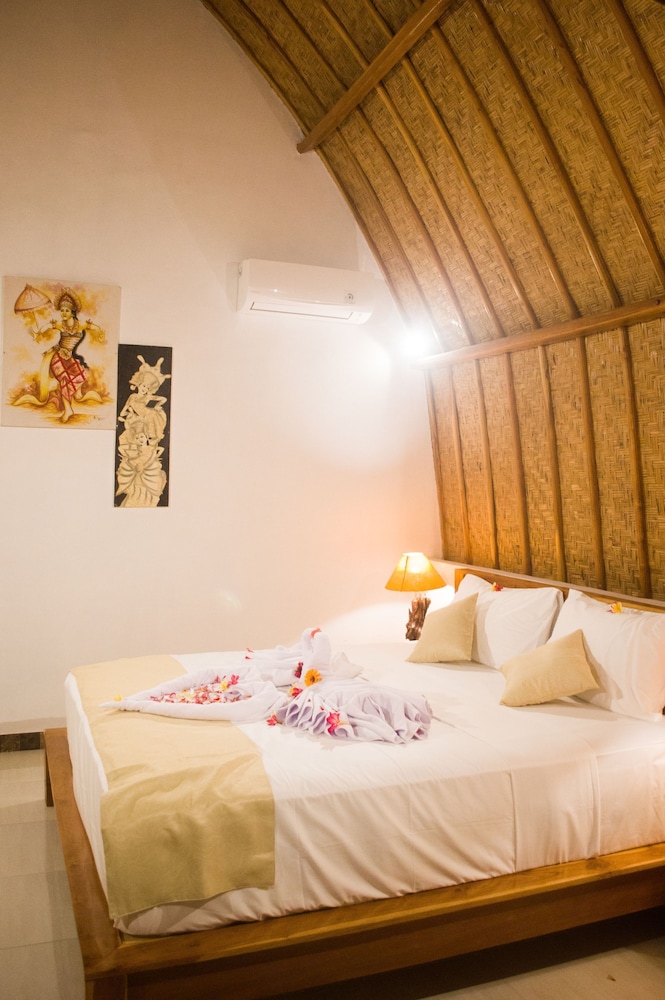 Penida Sunset Ocean View Bungalows 28/59