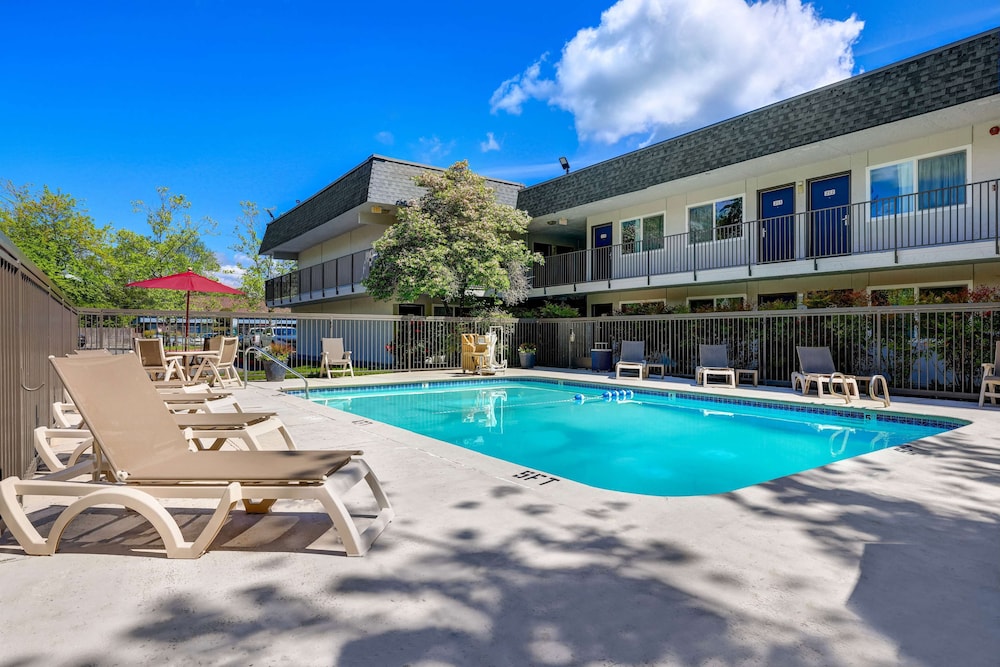 Motel6 Issaquah, WA - Seattle - East 36/43