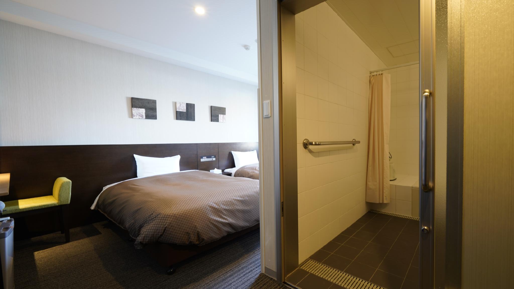 Universal, Moderate, 2 Double Beds