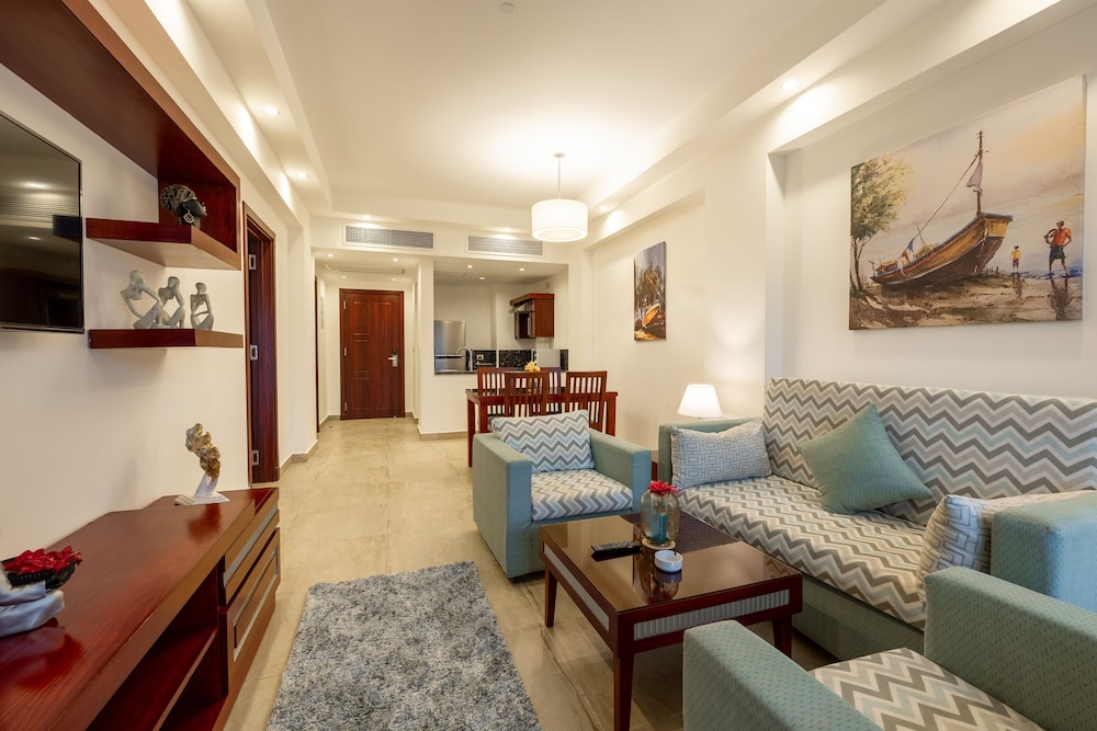Oyster Bay Beach Suites 34/60