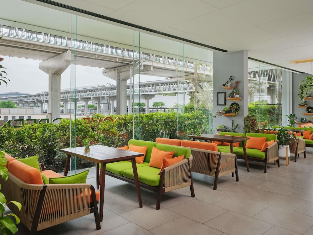 Ibis Bangkok Impact 49/75