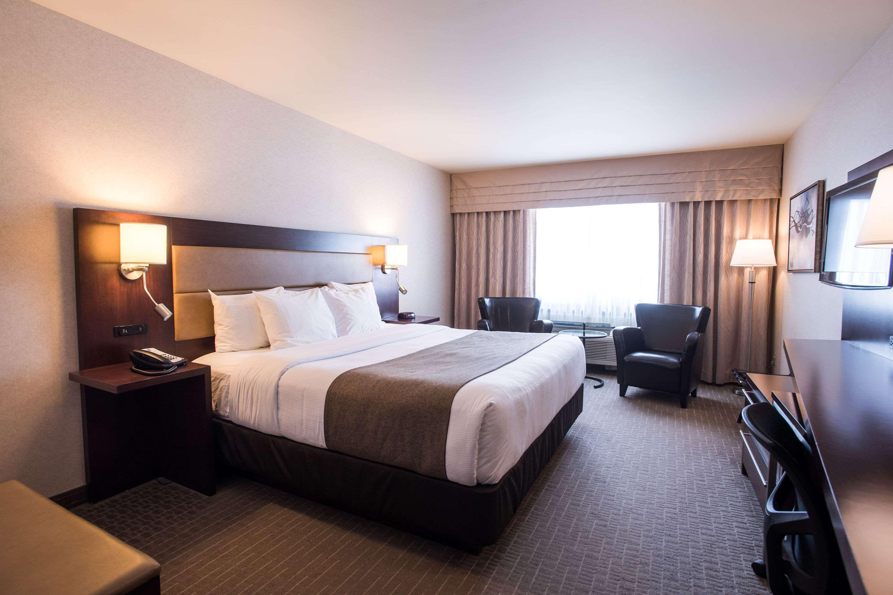 غرفة بسرير كينج، Quality Inn and Suites Val d Or, QC 7/10