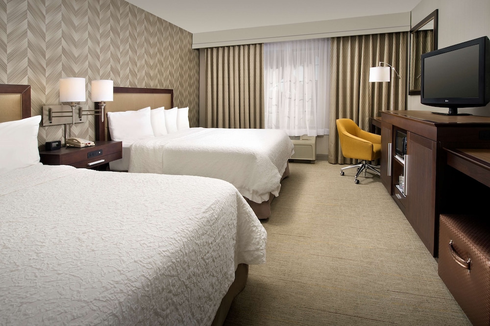 Hampton Inn Kansas City The Legends 12/36