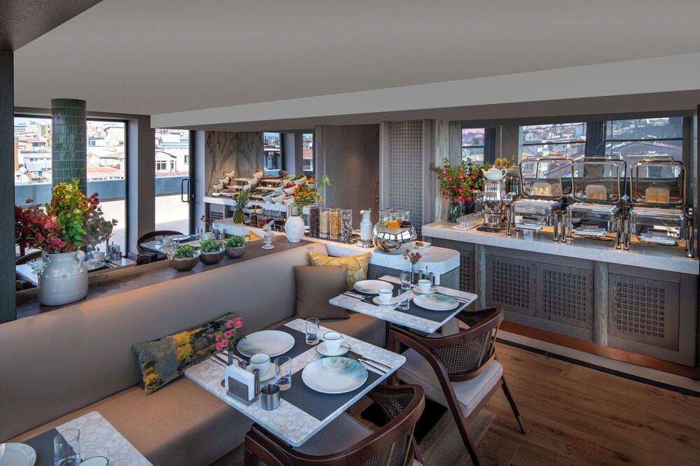 Lunet Old City Hotel 32/48