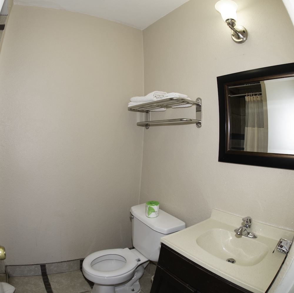 Budget Inn 37/38