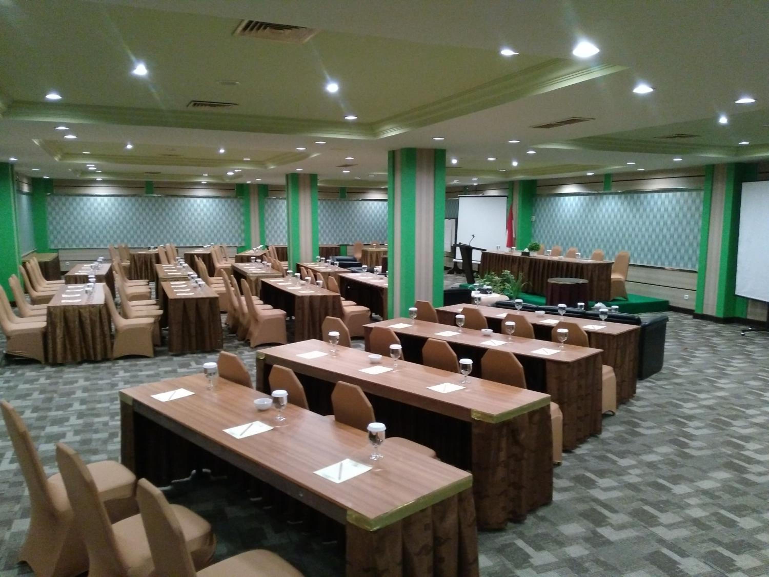 Hotel Kini Pontianak 33/38