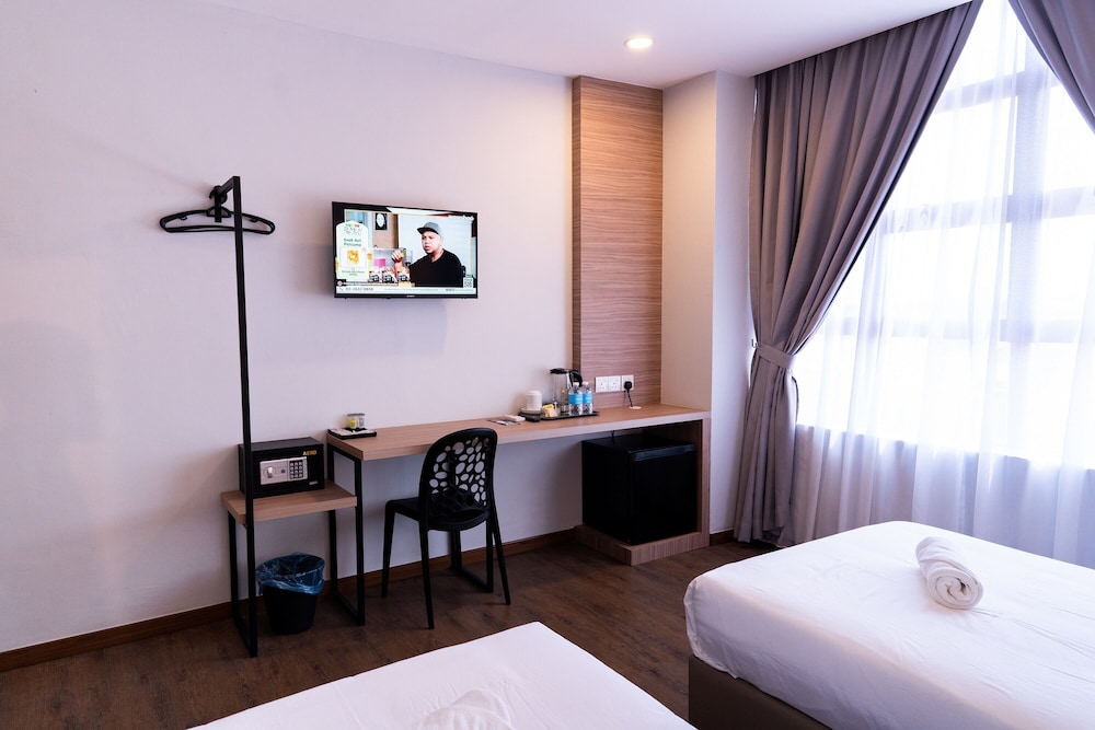 RM Hotel Muar 92/118