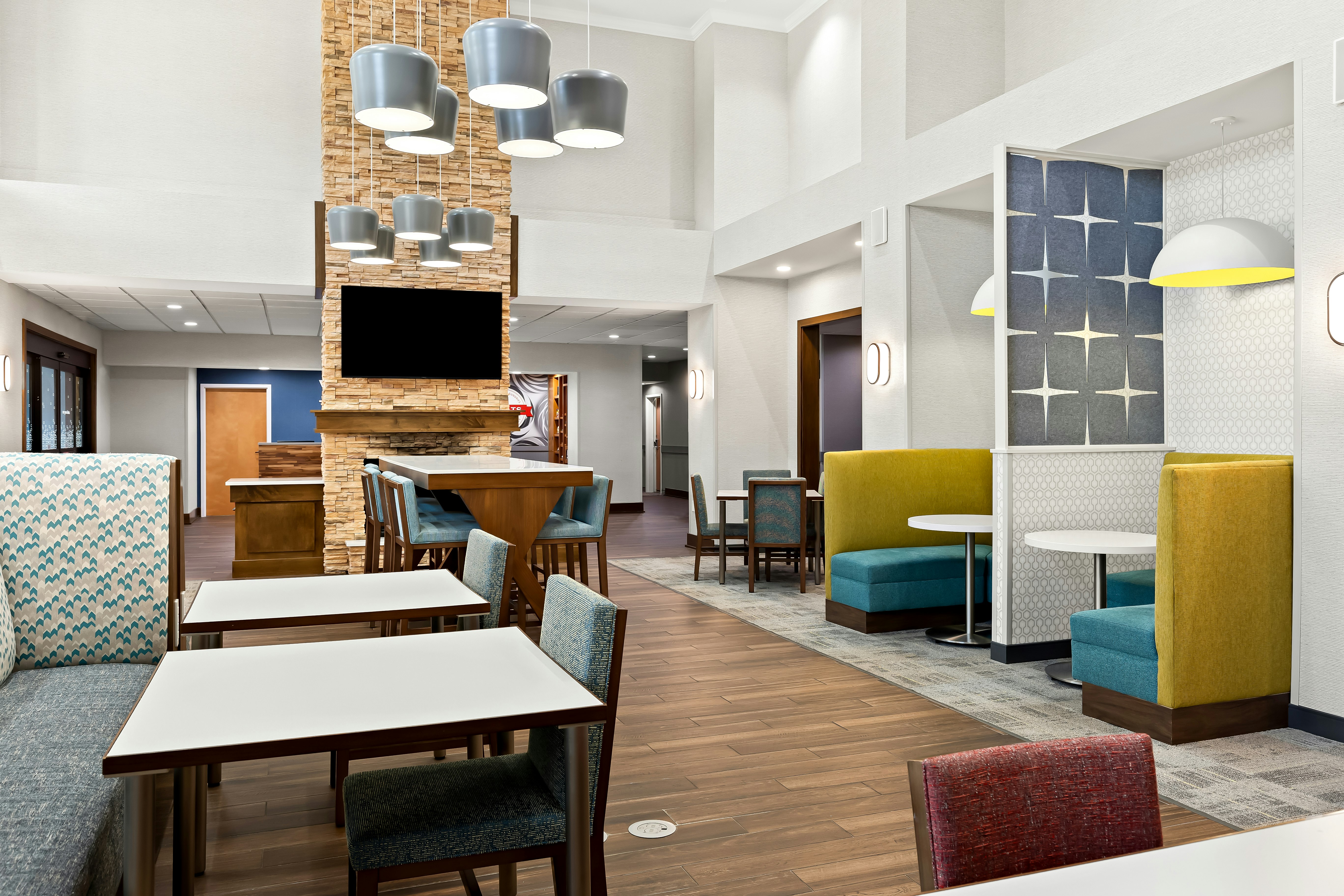 Hampton Inn & Suites Canton 41/54