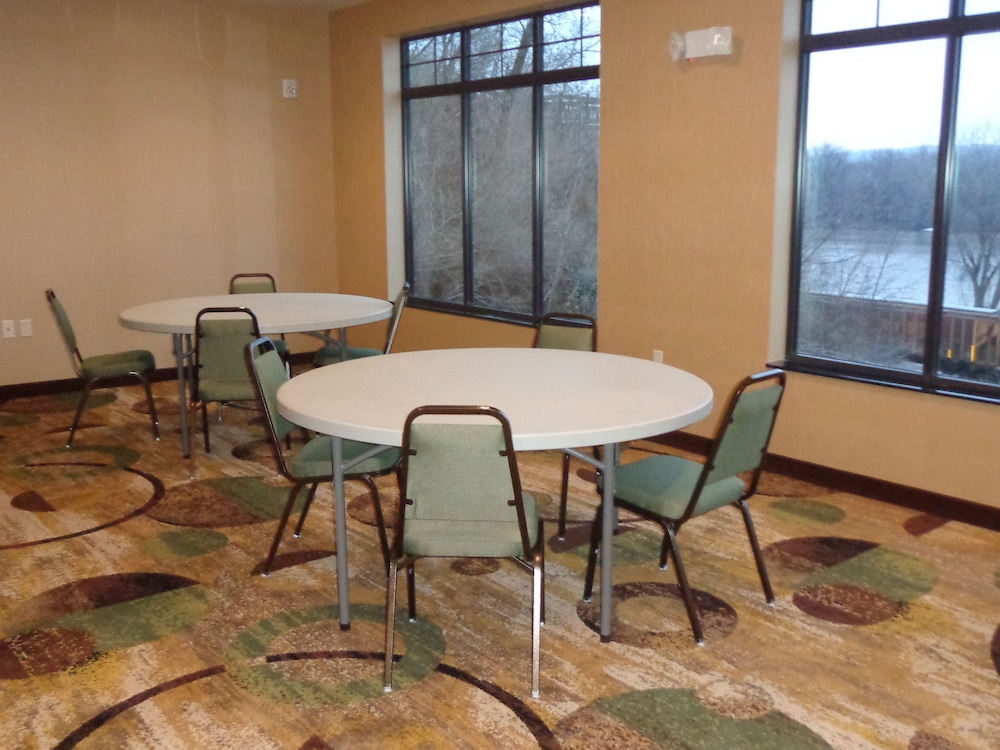Comfort Inn & Suites Marquette - Prairie du Chien 42/55