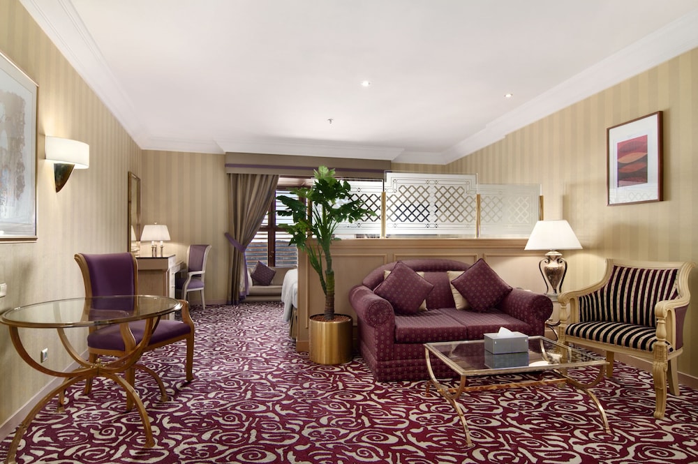 Makkah Hotel 47/72