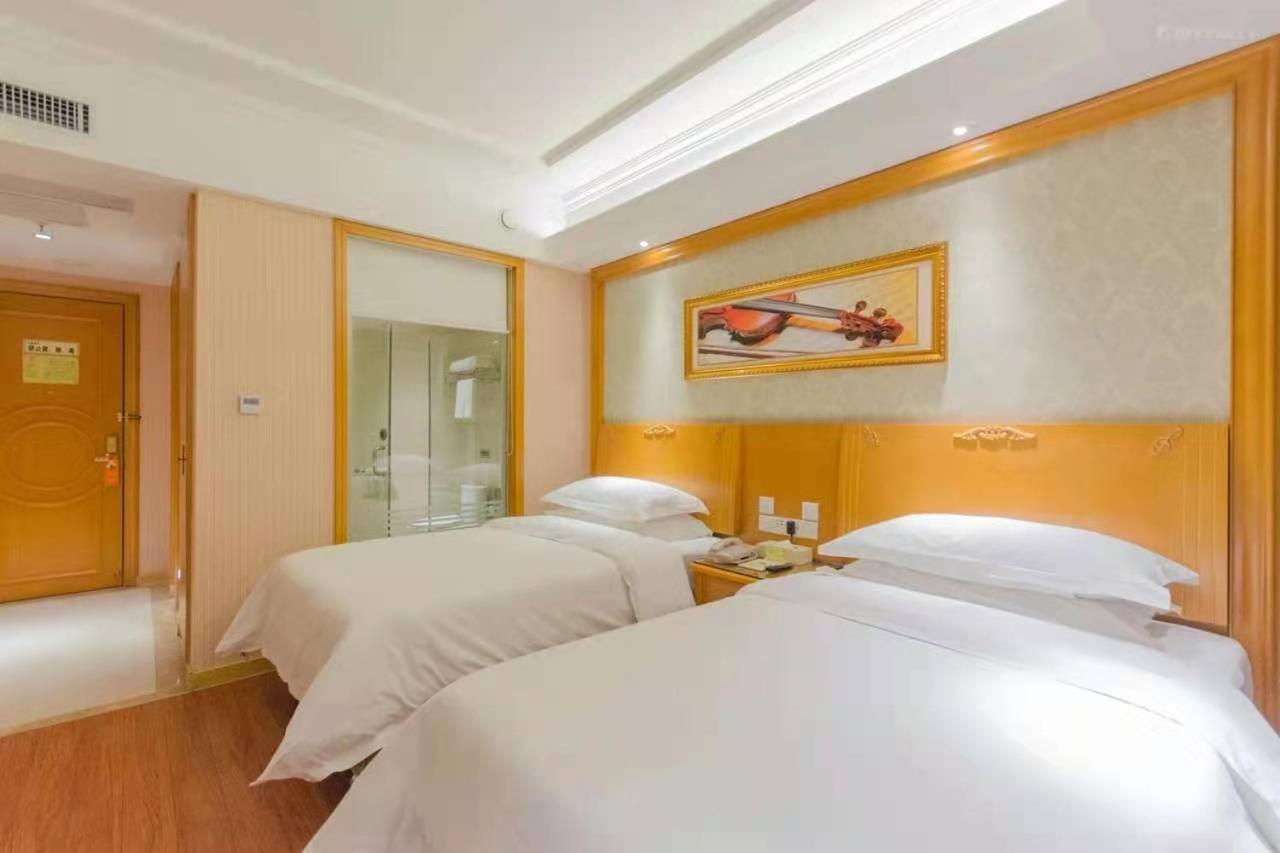 Vienna International Hotel (Hubei Tianmen Donghu Food Street) 14/23