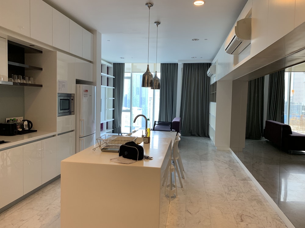 Platinum Service Suite at The Face 52/68