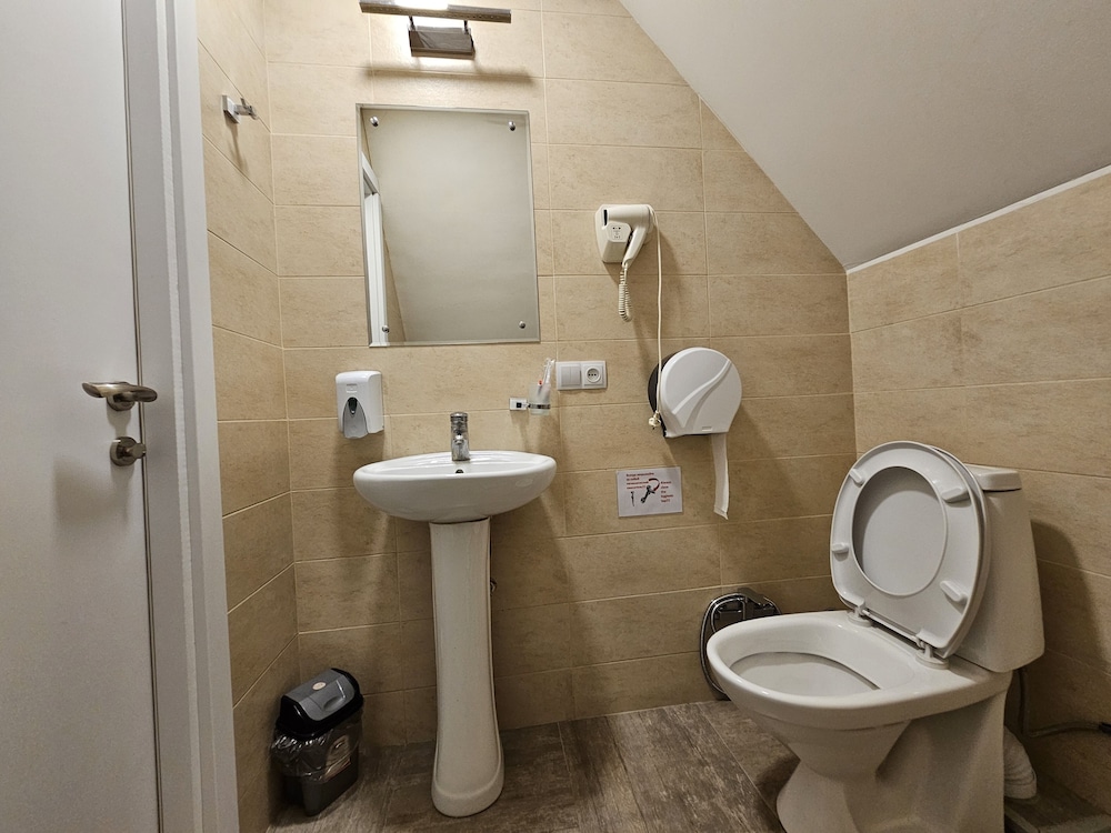Hotel Iveria 45/50