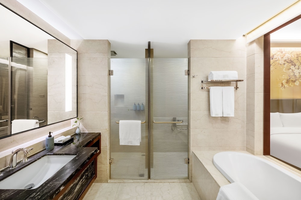 Enlux Hotel (Baotu Quanquan City Plaza) 55/59