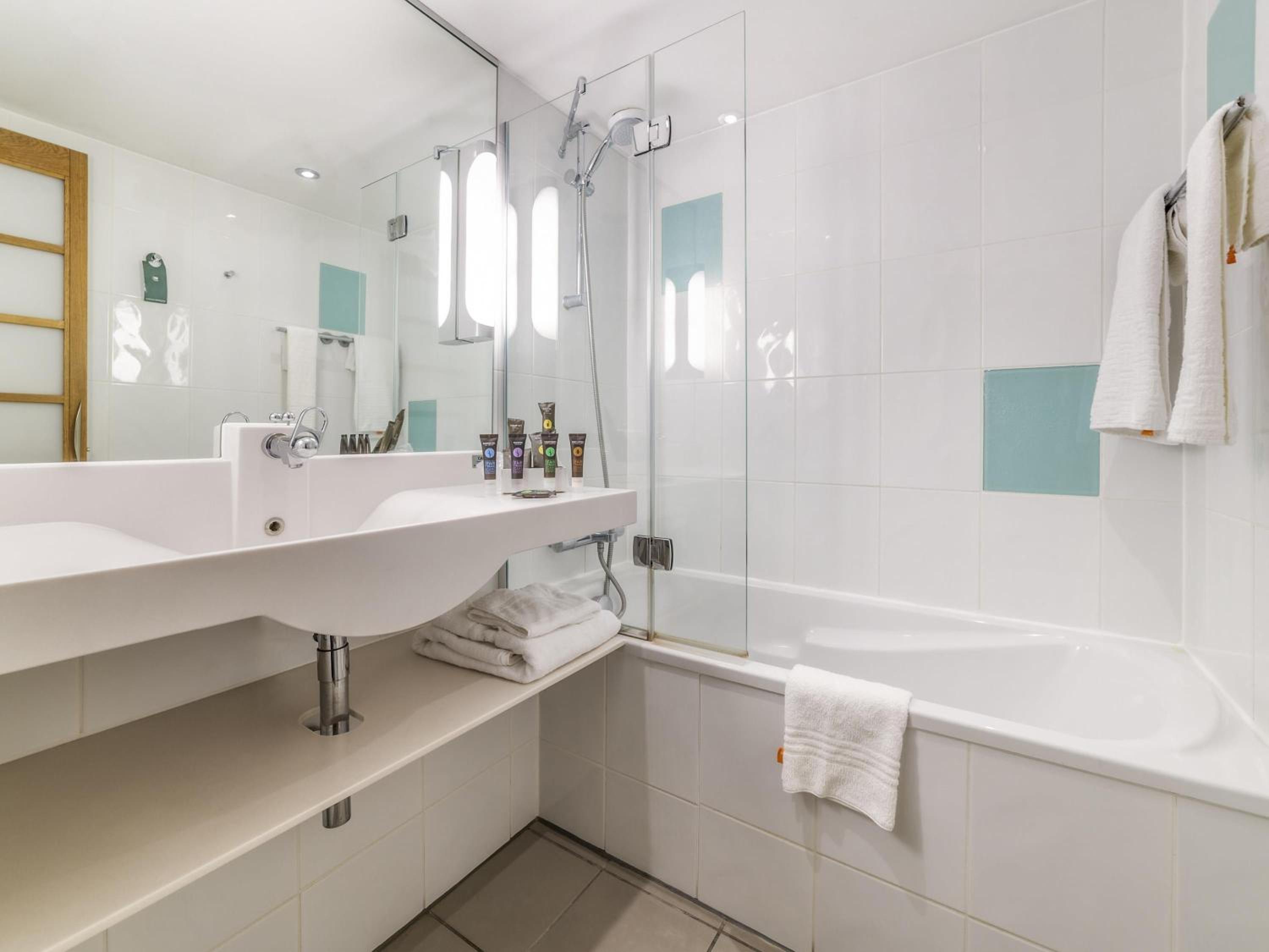 غرفة بسرير كوين مع أريكة، Novotel Southampton 5/6