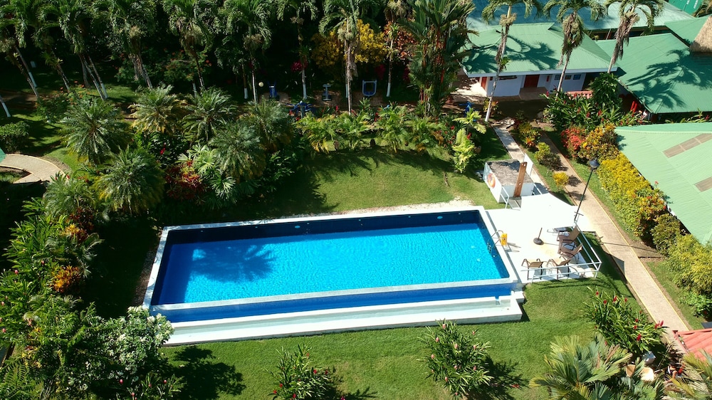 Hotel Villas Rio Mar 50/75