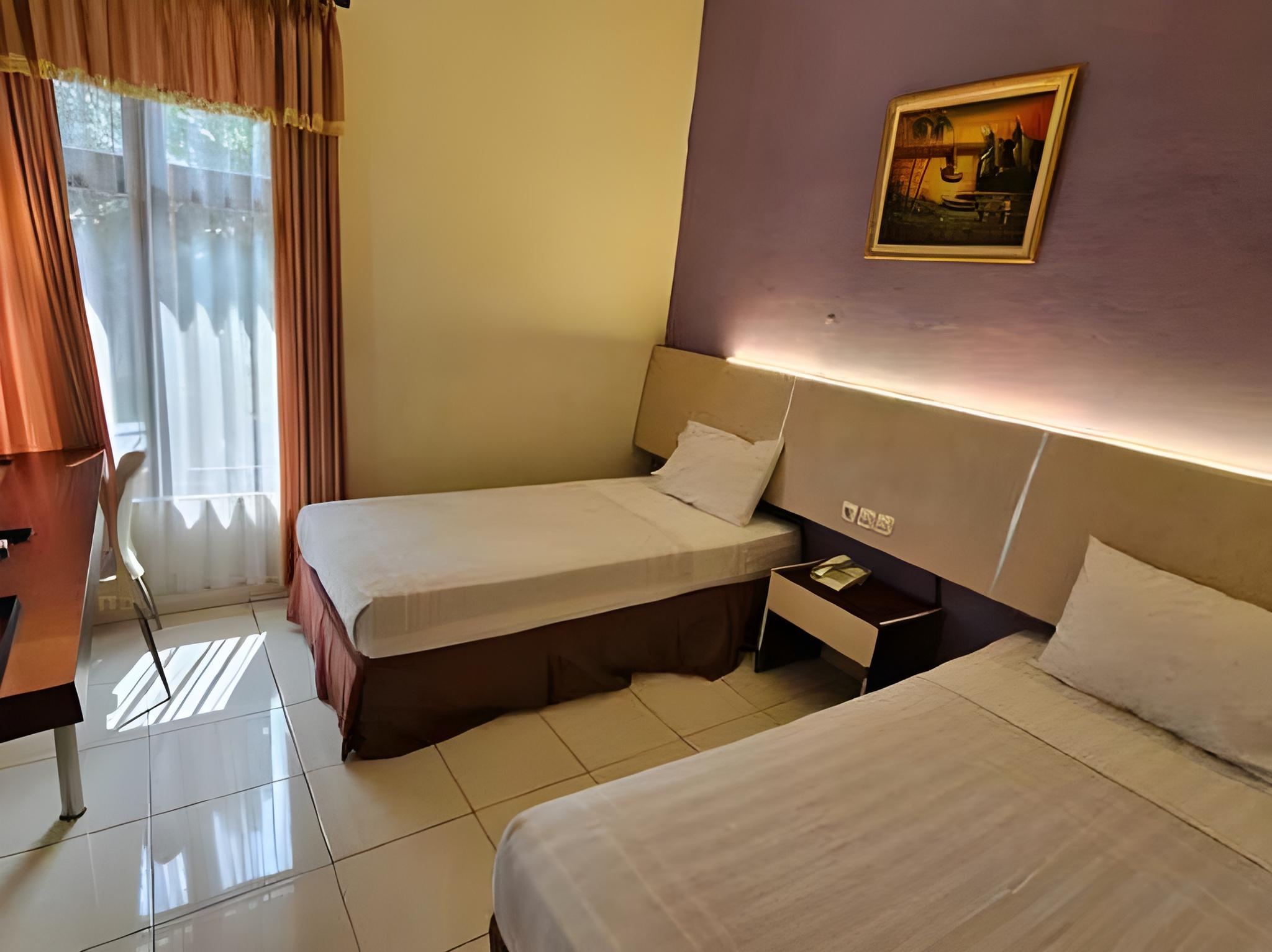 New Siliwangi Hotel Restaurant 7/25