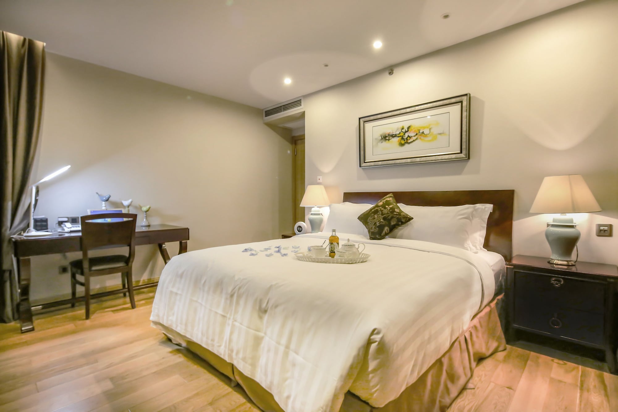 2 BEDROOMS, STANDARD