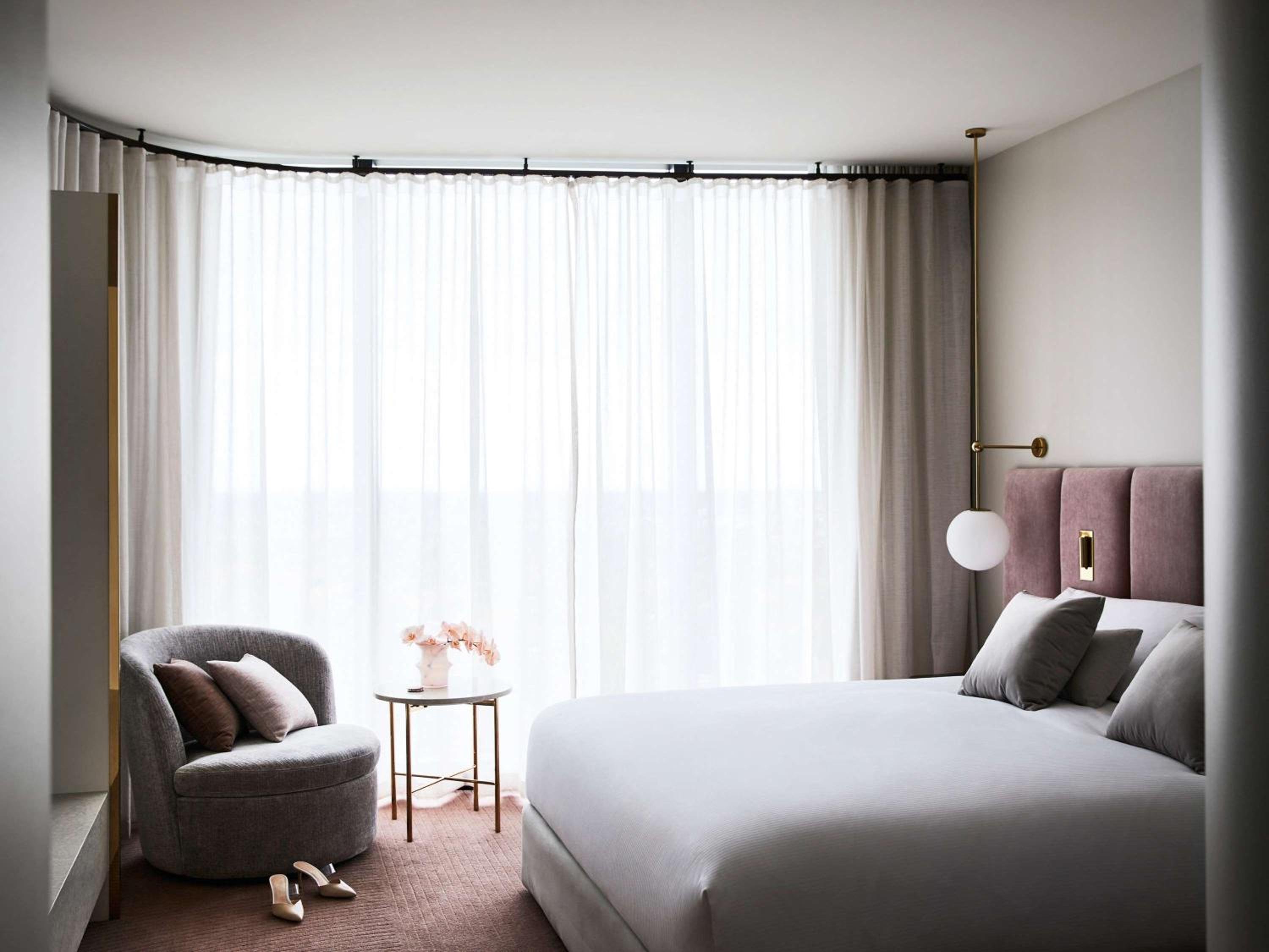 1 BEDROOM, DELUXE, SUITE, KING BED